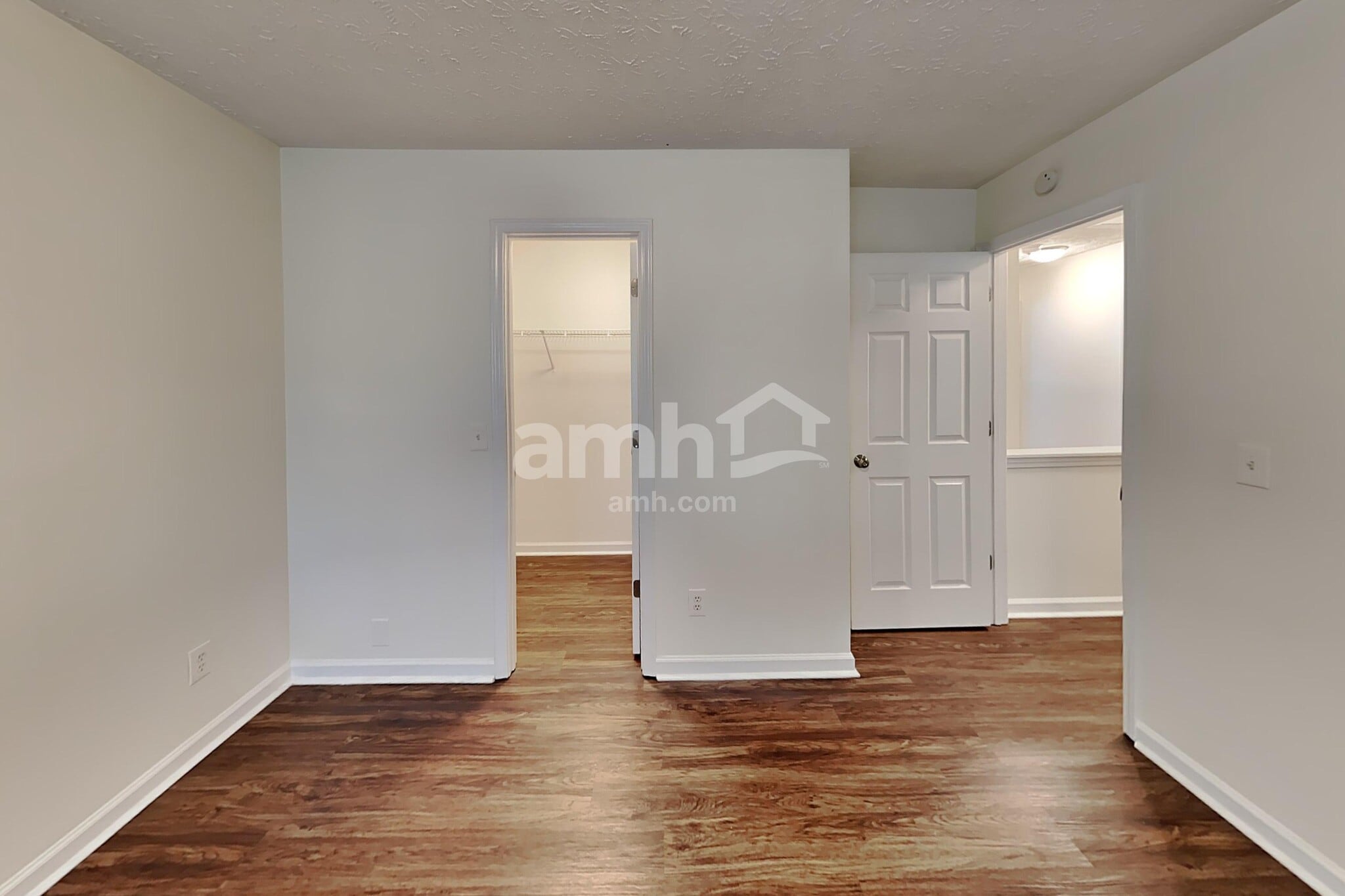 Building Photo - 205 Daventry Way