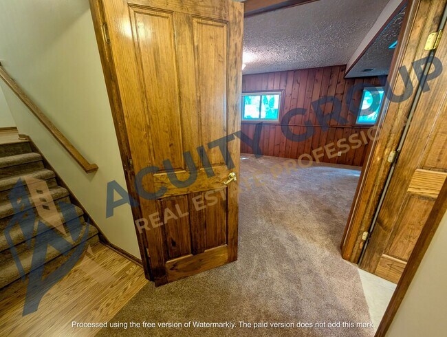 Building Photo - Elm Creek Park adjacent Large 2+BR House For Rent