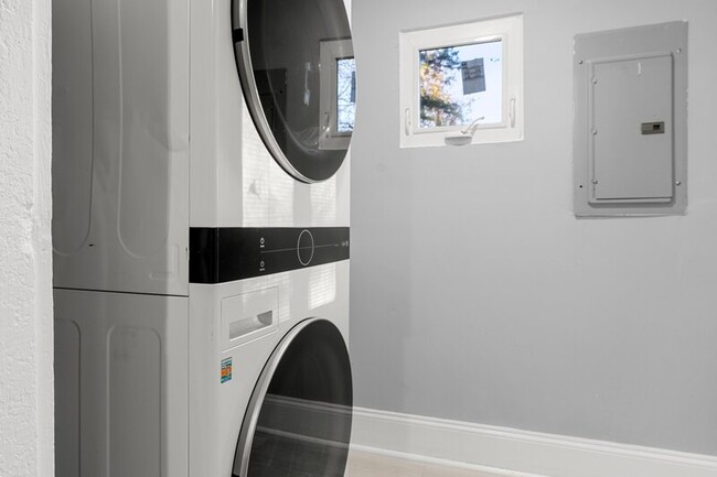 Building Photo - 2007 Westover Ave