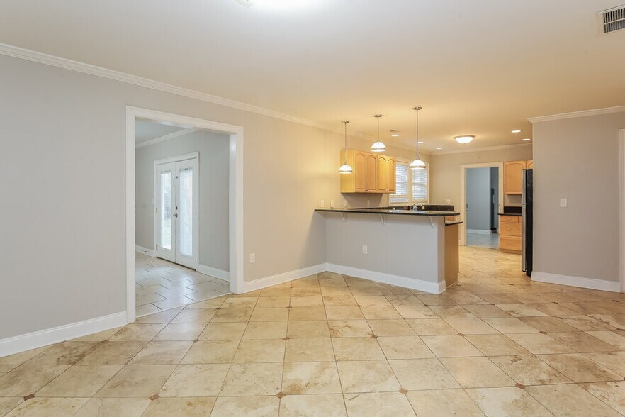 Building Photo - 2685 Hammond Dr