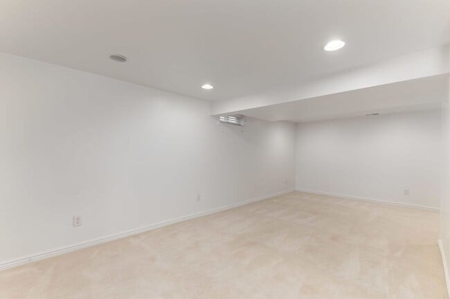 Building Photo - Great Family Home in Excellent Location!