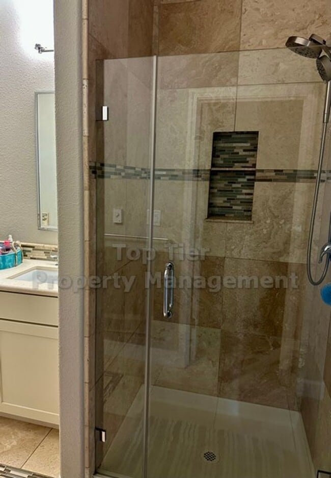 Building Photo - Charming 3 Bed, 2.5 Bath, 1,600 Sqft Marti...