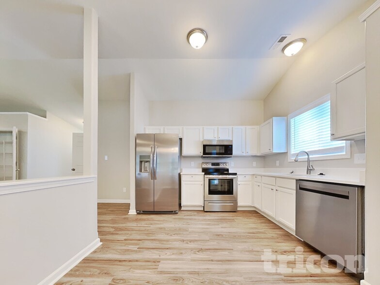 Building Photo - 5877 Culloden Ct