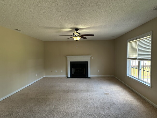 Building Photo - 408 Southbridge Dr
