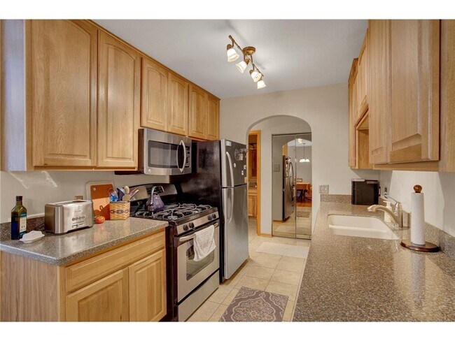 Building Photo - 7300 York Ave S