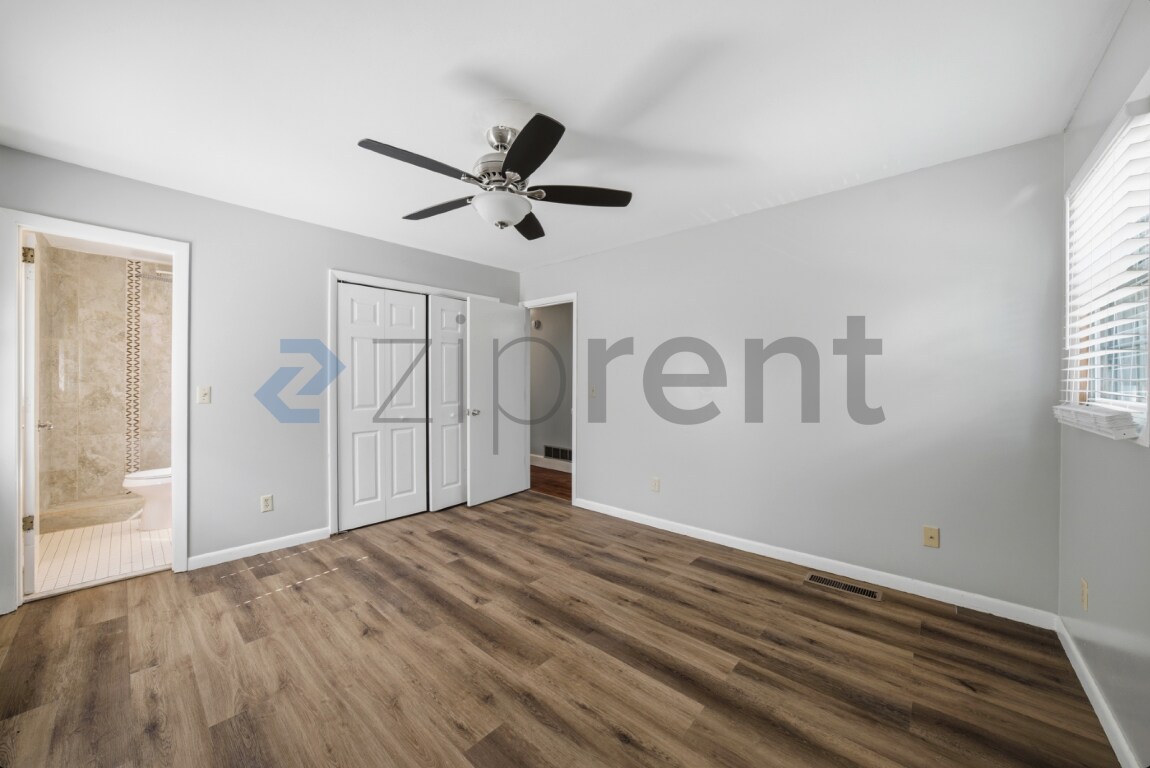 Building Photo - 2351 Emerald Falls Dr