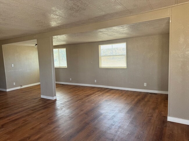 Building Photo - Cute 2 bedroom/2 bath in spring creek