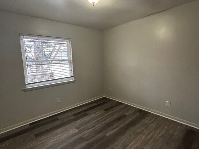 Building Photo - 9109 Troon Ln