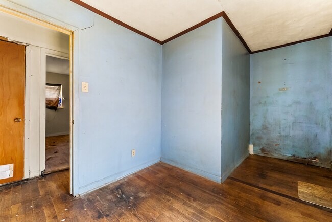 Building Photo - 932 Lewis St