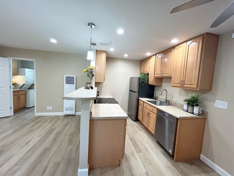 Building Photo - The Court Apartments