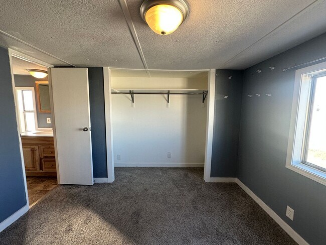 Building Photo - 3 bedroom, 2 bath home in Rexburg