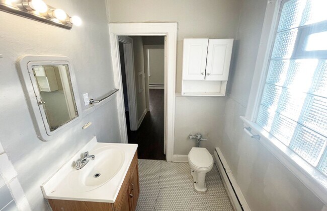 Building Photo - 415-419-423 Probasco Street