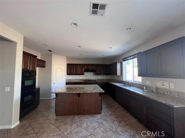 Building Photo - 7771 Stonegate Dr