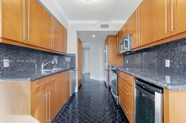 Building Photo - 701 Brickell Key Blvd