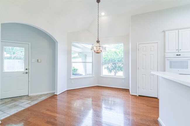 Building Photo - 14610 Farrawood Dr