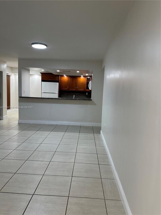Building Photo - 9010 SW 125th Ave