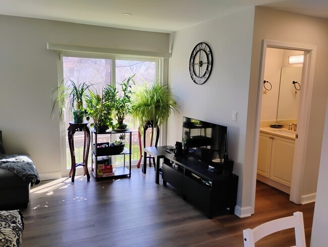 Building Photo - 3061 Pheasant Creek Dr