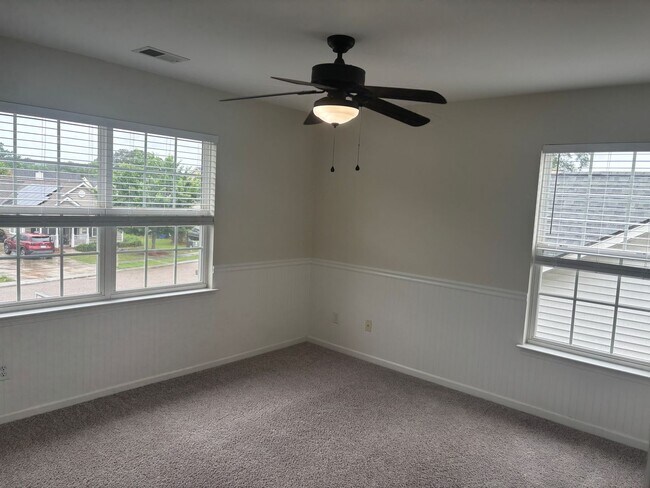 Building Photo - Spacious 5-Bedroom Home with First-Floor P...