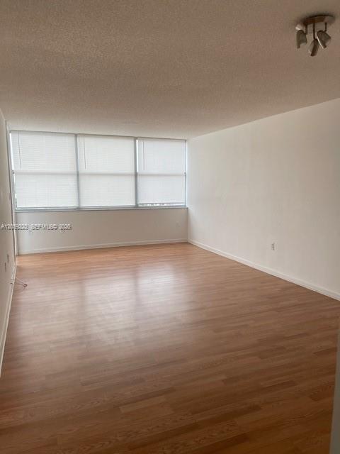 Building Photo - 1200 NE Miami Gardens Dr