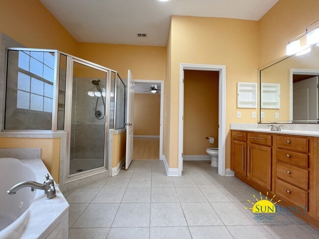Building Photo - Spacious 3-Bedroom Home with Florida Room in the Heart of Fort Walton Beach!