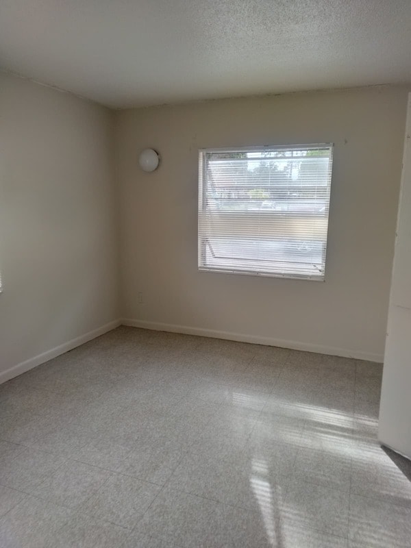 Building Photo - 218 S Tampa Ave