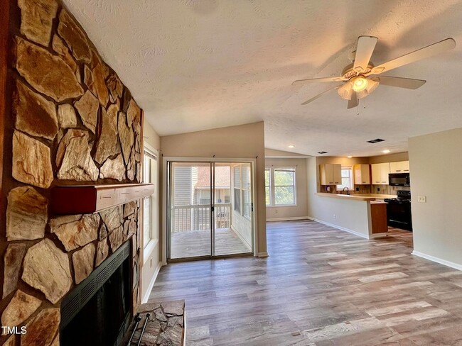 Building Photo - 1006 Wood Creek Dr