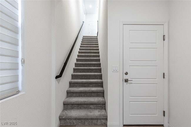 Building Photo - 1474 Whistling Kite St