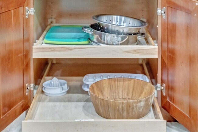 Building Photo - 6406 Gulf Dr