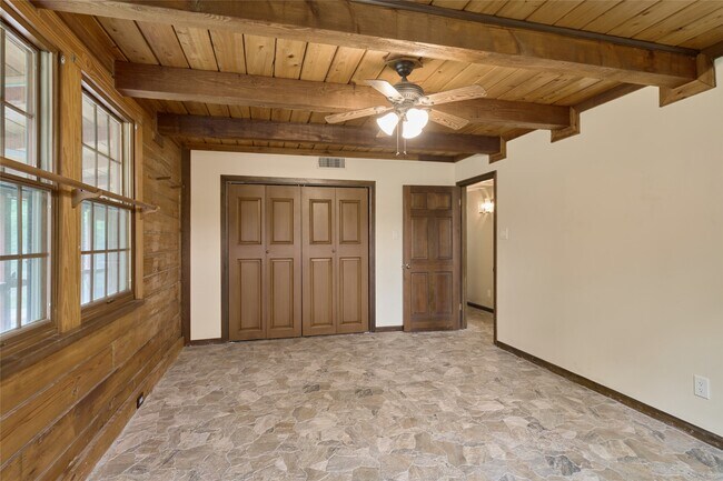 Building Photo - 18233 Country Pl Dr