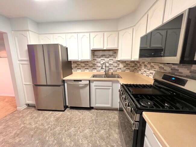 Building Photo - 521 73rd St