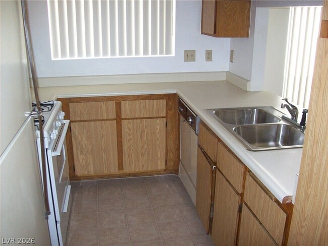 Building Photo - 7262 Girard Dr