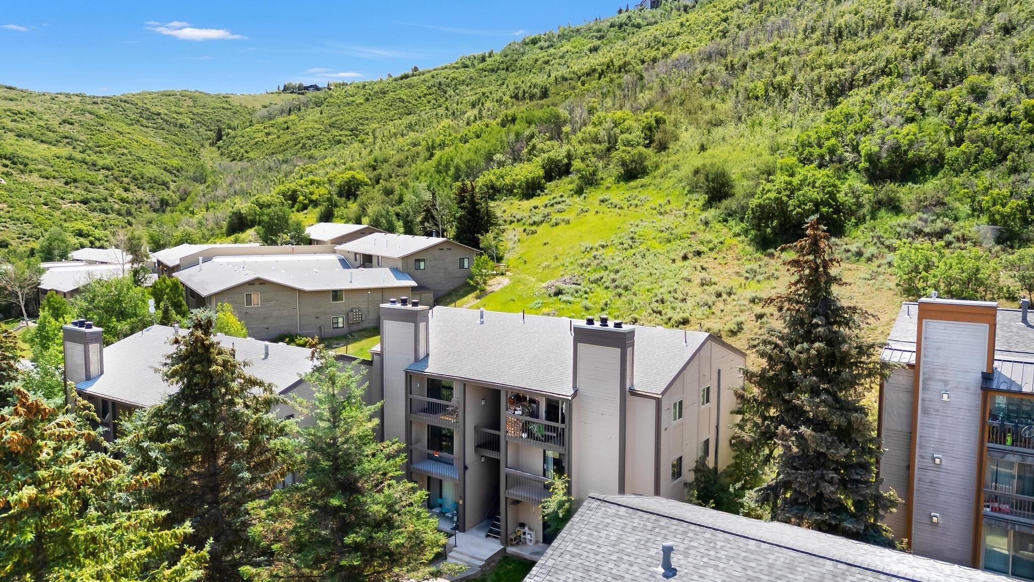 Building backs up to mountain - 1650 Upper Ironhorse Loop