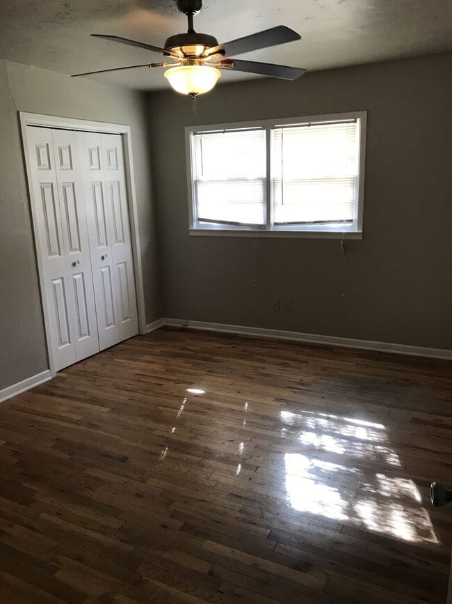 Building Photo - Pre Leasing for fall 2026! 3/2 in Medical District!