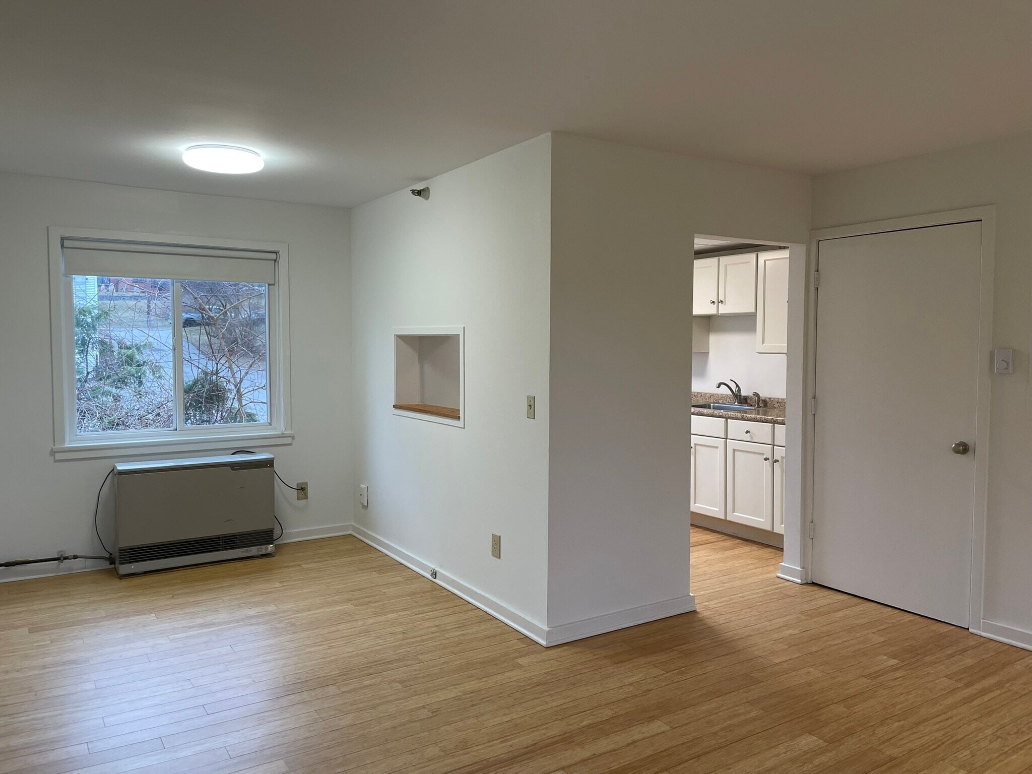 Building Photo - 237 Maple St