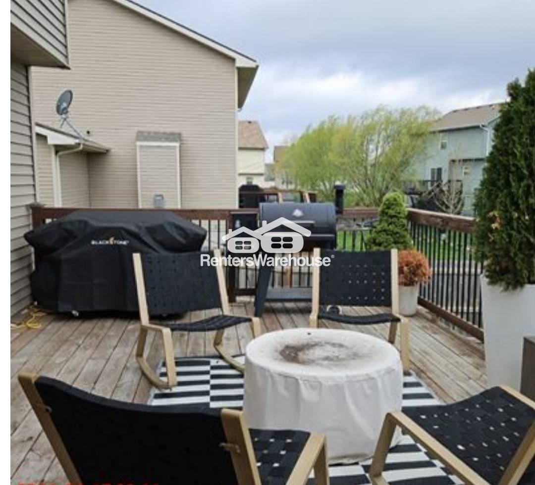 Building Photo - 165 SE Pleasant View Dr