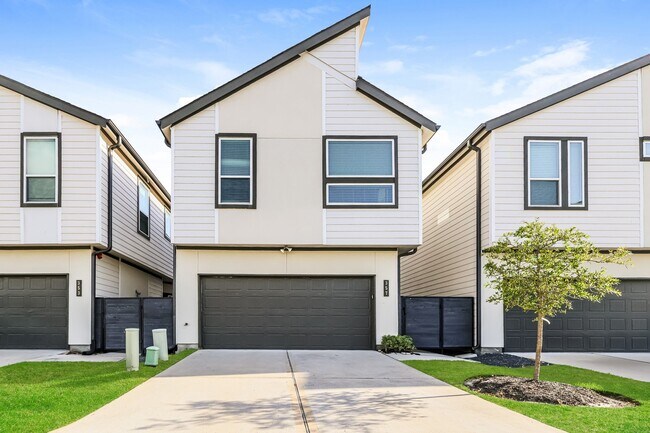 Building Photo - 357 N Centro Cir