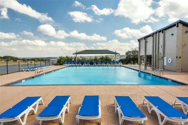 Building Photo - 206 Fairway Cir