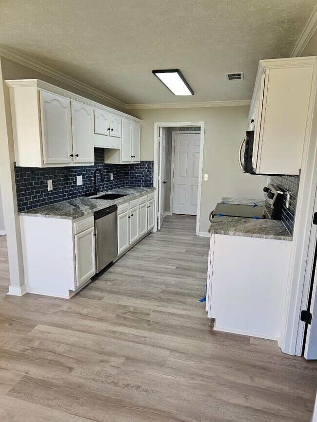 Building Photo - 119 Cedar Spring Cir