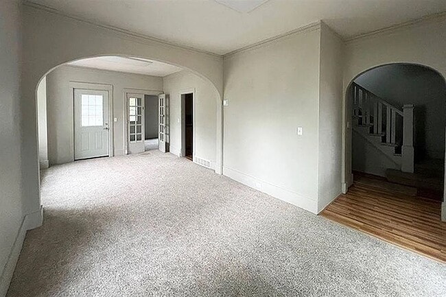 Primary Photo - 220 NW Jackson Ave