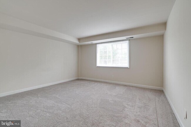 Building Photo - 1501 Van Dorn St