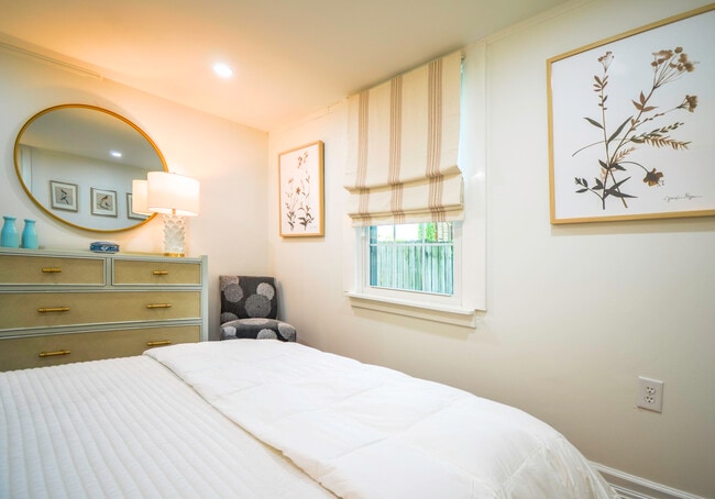 Building Photo - 385 Sherman Ave