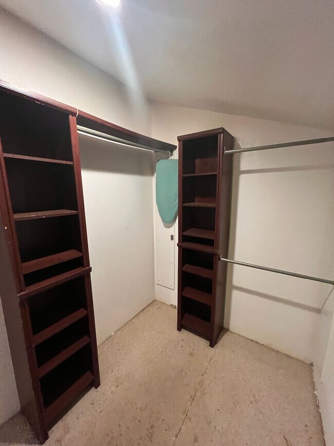 Building Photo - 2555 E Fort Lowell Rd