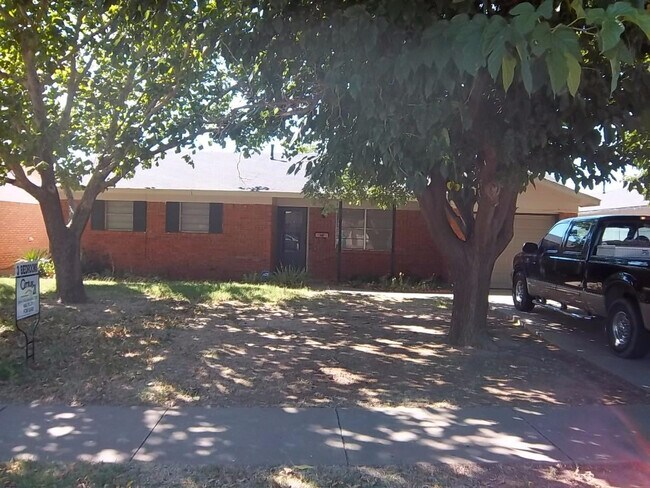 Primary Photo - 5437 47th St