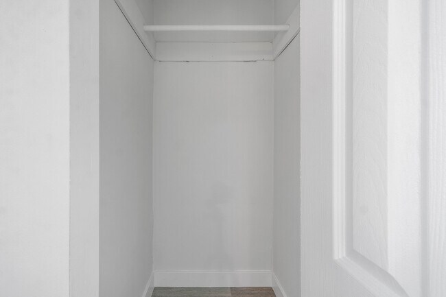 Building Photo - 137 SW 9th Ave