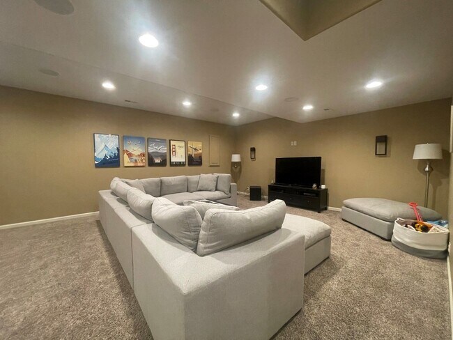 Building Photo - Ranch in Shadow Lake Papillion