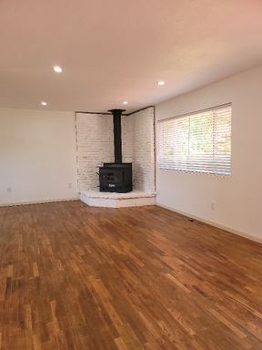 Building Photo - Remodeled 3 bed/2 bath in High Point/West Seattle with large fully fenced yard now at $2850!