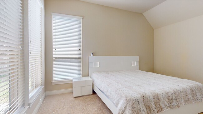 Building Photo - 29127 Crested Butte Dr