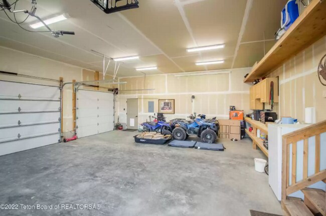 Building Photo - Stunning Seasonal Rental on 5.18 Acres – B...