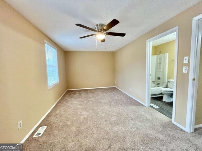 Building Photo - 6418 Meadow Rue Dr