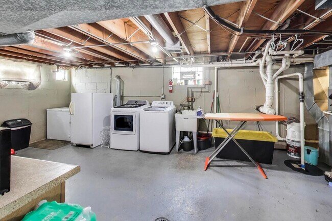 Building Photo - 521 157th St